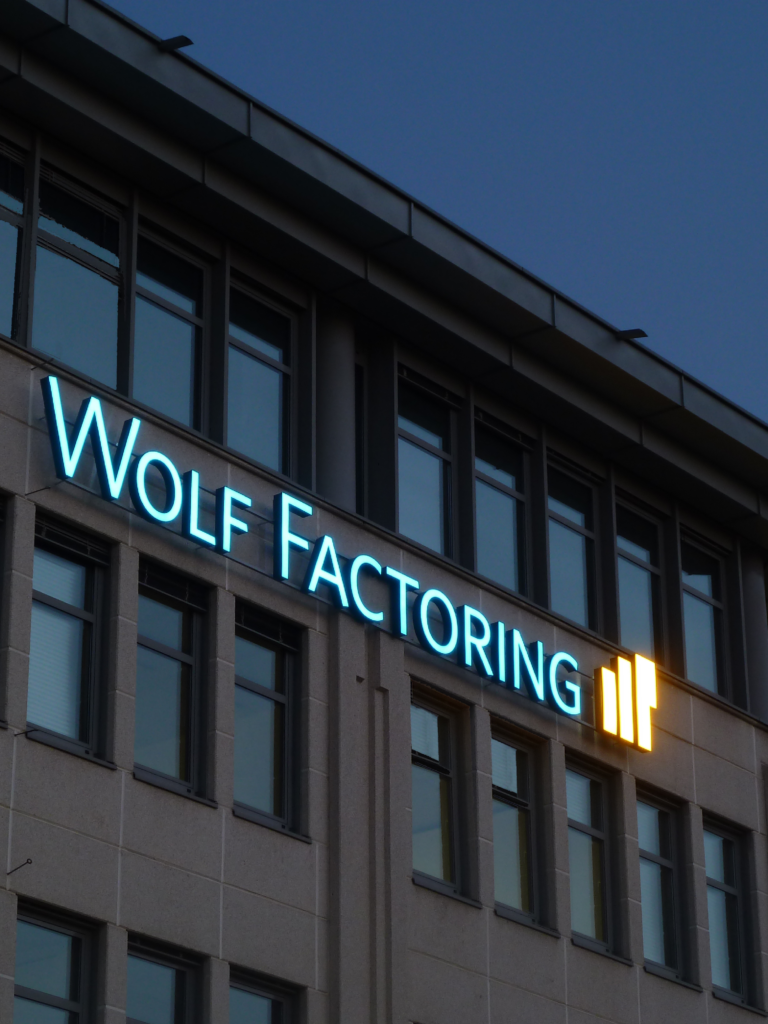(c) Wolf-factoring.de